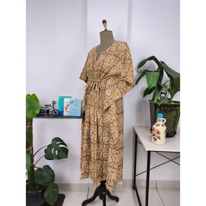 Robe Kaftan Bohème Imprimée Jonquilles en Coton Léger et Respirant, Cache-maillots de Plage Indiens avec Dorure Orée - Product Image 6