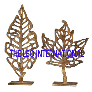 Par de Esculturas Decorativas de Mesa con Diseño de Coral en Diferentes Estilos, de Aluminio Chapado en Oro - Product Image 2