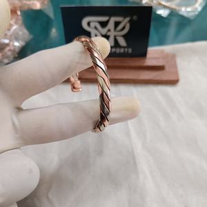 Bracelet jonc torsadé magnétique en cuivre, ajustable, fait main, traditionnel, léger, poli, design corde, pour homme - Product Image 4