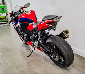 รับเลย รถมอเตอร์ไซค์สปอร์ตใหม่ Honda CBR1000RR 998 ซีซี เครื่องยนต์ 4 สูบ 4 จังหวะ ปี 2025-2026 - Product Image 1