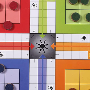 Panneau de carrom en contreplaqué de qualité de petite taille en bois avec pièce de monnaie et percuteur de carrom - Product Image 4