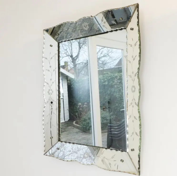 กระจกเวนิสสี่เหลี่ยมผืนผ้าสไตล์วินเทจพร้อมรายละเอียดดอกไม้ กระจกติดผนังประดับเวนิส