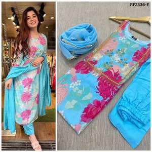 Reeta fashion floral kurti set avec bas assortis et dupatta contrasté en coton mélangé et chanderi pour une tenue décontractée et festive - Product Image 2