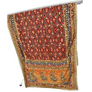 Chinon dupatta แบบดีไซเนอร์รุ่นดูเพตาสีเงินลายดอกไม้สไตล์ชนเผ่าประดับกระจกและงานปักด้วยมือ - Product Image 1