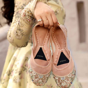 Zapatos Khussa Profesionales para Mujer, Antideslizantes, con Estampado, Material Duradero, Suela de Cuero Genuino, Parte Superior de Terciopelo, Marca Privada - Product Image 1