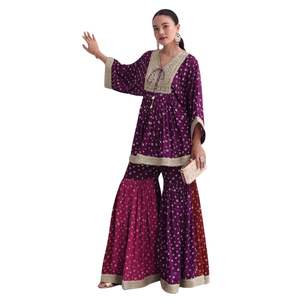 Purple Crepe Bandhani Print Kurta Sharara Set con Zari Borders y Dupatta para fiesta festiva Wedding Indian Wear - Product Image 2