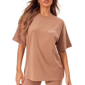 T-shirt féminin contemporain et ludique, conçu pour un confort optimal, avec un design frais et une présence élégante au quotidien - Product Image 5