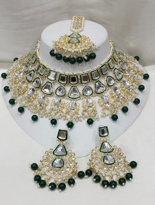 Conjunto de Collar de Novia Kundan Chapado en Oro con Cuentas de Esmeralda de Esmalte Verde y Complementos para Joyería de Boda para Mujer - Product Image 5