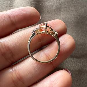 Bague de fiançailles en diamant de laboratoire de forme cœur de couleur rose certifiée en or 14 carats, bague à cinq pierres pour cadeau de mariage à bas prix - Product Image 5