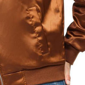 Impresión personalizada bordado Logo Chaquetas Abrigo de invierno Tallas grandes Mujeres Colores personalizados Streetwear Abrigos de gran tamaño Chaquetas de las mujeres - Product Image 3