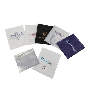 Sachets d'emballage personnalisés pour aligneurs dentaires, scellés sur trois côtés, refermables, réutilisables, avec fermeture éclair - Product Image 3