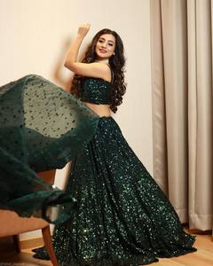 Boutique indienne, tissu de satin de soie de qualité supérieure, orné de magnifiques sequins, travail lourd de cancan, vêtements pour femmes les plus vendus - Product Image 5
