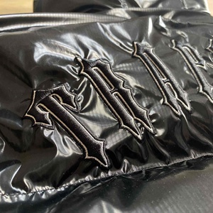 Chaqueta Acolchada Ligera de Invierno para Hombre Shine, Diseño Personalizado, Detalles Deportivos en el Capucha, Cierre Frontal Impermeable - Product Image 5