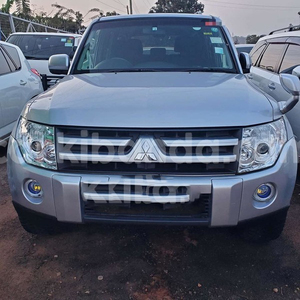 Used Mi-tsubishi Pajero <b>Intercooler</b> Turbo Rugged, Comfortable, and Perfect for Adventure - Product Image 5