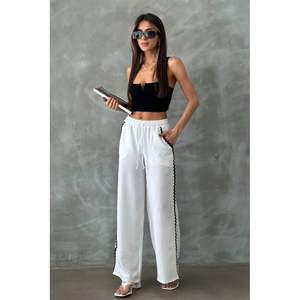 กางเกงขายส่งสำหรับผู้หญิงรุ่น Topshow ลายครีมสโตน - Product Image 3