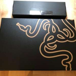 Razer Blade 15 Base 15.6 4K OLED I7-10750H 16GB GeForce 2070 Max, sellado en caja - Product Image 1