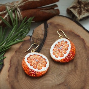 Pendientes de Cuentas Negras de Diseño Moderno, Elegantes Pendientes de Cuentas de Semillas Hechos a Mano, Joyería Artesanal de Moda Única, Diseño Creativo - Product Image 1