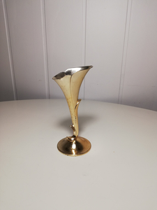 แจกันดอกไม้อลูมิเนียมสูงที่มีพื้นผิวด้านเหมาะสำหรับการตกแต่งงานอีเวนต์มุมที่ทันสมัยและการออกแบบภายในที่ซับซ้อน - Product Image 3