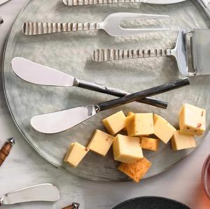 Couteau à beurre en métal forgé à la main de couleur noire pour une utilisation dans la cuisine à domicile à un prix abordable - Product Image 3