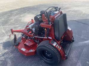 Robot tondeuse télécommandé 12HP 15HP à moteur diesel 800mm 1000mm 1200mm pour pelouses et forêts - Product Image 3