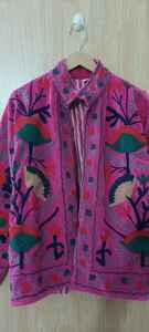 Chaqueta corta de terciopelo bohemio con bordado floral Suzani, abrigo corto Suzani, abrigo floral corto - Product Image 5