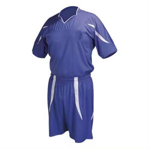 Uniformes de football personnalisés, maillots et shorts de sport pour adultes, fabricant OEM, kit de football avec numéro de nom de joueur et impression par sublimation - Product Image 3