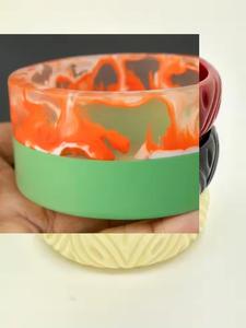 "Bracelets en résine florale écologique, bracelets fantaisie en gros en marron, rose et orange | Bijoux de mode de haute qualité" - Product Image 4