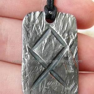 Collier pendentif feuille de fer forgé à la main artisanat unique bijoux chrétiens en acier inoxydable de l'Inde - Product Image 3