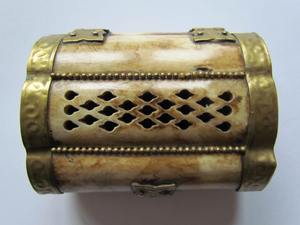 Caja organizadora de joyería de hueso Hexagonal de estilo náutico para mujer, piedra de doble tono, incrustaciones de latón, diseño de Animal pulido, artesanías naturales - Product Image 4