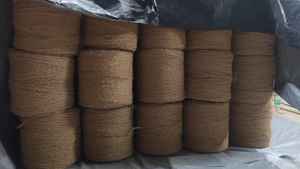Fil de coco 100% naturel fabriqué sur mesure à partir de fibres de noix de coco 100% adapté à la revente par les magasins de fils - Product Image 2