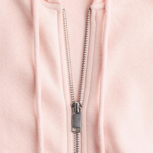 Sudadera con capucha recortada ajustada a la moda para mujer con bordado de impresión de logotipo personalizado Ropa informal personalizada Fabricante directo de fábrica OEM - Product Image 3