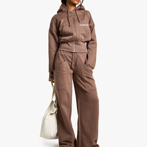 Ensemble de survêtement pour femme, confortable pour l'hiver, deux pièces / coupe ajustée avec fermeture éclair, capuche avec cordon de serrage et taille élastique - Product Image 1