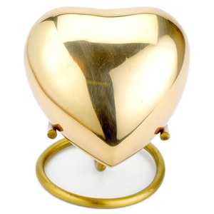 Urna de cremación de recuerdo en forma de corazón única para cenizas humanas hecha a mano en latón y urna de entierro de recuerdo grabada a mano en casa - Product Image 3