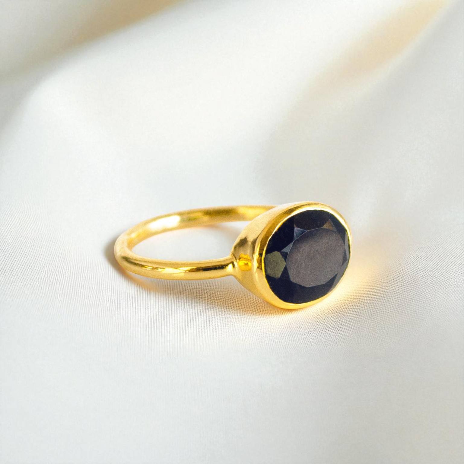 โอนิกซ์สีดำทอง