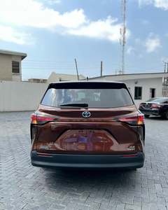 Toyota Sienna XLE d'occasion 2021 - Product Image 2