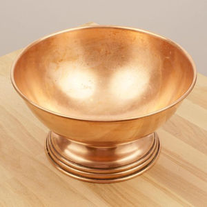 Cuenco Artesanal de Cobre para Decoración de Cocina y Servir Comidas, Añadiendo un Toque Rústico Suave a Cualquier Habitación del Hogar o Mesa, Ambiente Nocturno - Product Image 6