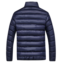 Veste de rembourrage bleu profond à manches longues et à fermeture éclair de haute qualité pour hommes en toile d'hiver personnalisée directement de l'usine du Bangladesh