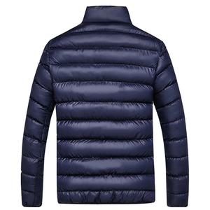 Veste de rembourrage bleu profond à manches longues et à fermeture éclair de haute qualité pour hommes en toile d'hiver personnalisée directement de l'usine du Bangladesh - Product Image 2