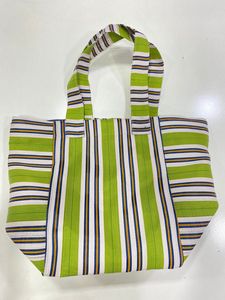 Bolsa de compras con cierre de cremallera reutilizable resistente al agua de nailon reciclado grande ecológico a rayas coloridas con asa suave para playa - Product Image 3