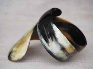 Bracelet jonc en corne de buffle naturelle de haute qualité, style animalier et nautique à la mode, en provenance d'Inde - Product Image 2