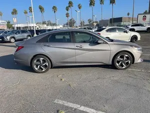 2023 Hyunda ELANTRA SEL - Product Image 5