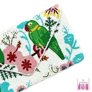 Pochette perlée d'oiseau tropical: sac de soirée floral fabriqué à la main - Product Image 3