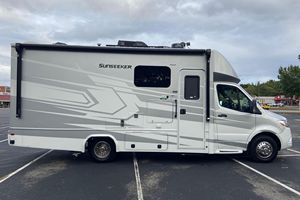 Autocaravana Mercedes-Benz Sprinter 3500XD Sunseeker Clase C 2021, Tracción Trasera, Motor Turbodiésel V6 de 30L - Product Image 6