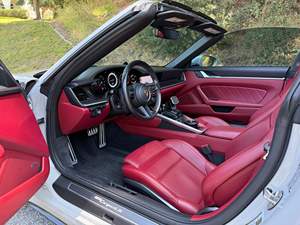 2022 911 Targa 4S Twin-Turbo Flat-6, transmission intégrale, 59 340 $ de options, non modifiée - Product Image 5