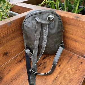 Sac à dos personnalisé en cuir véritable pleine fleur pour unisexe Vintage personnalisé en cuir de vachette sac à dos pour ordinateur portable de haute qualité - Product Image 5