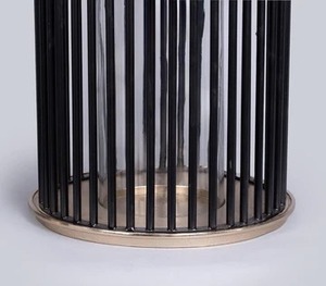 Bougeoir rond noir et doré fabriqué à la main parfait pour un décor élégant de chambre à coucher et de salle à manger - Product Image 2