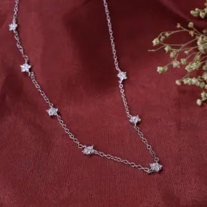 Collier avec pendentif étoile en argent 925 pour femmes, bijoux géométriques délicats en acier inoxydable avec placage rhodium et or, cadeau tendance - Product Image 1