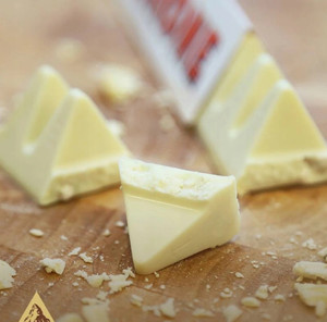 Barra Sólida de Chocolate con Leche, Frutas y Nueces Toblerone 100g (3.53 oz) en Venta - Product Image 2