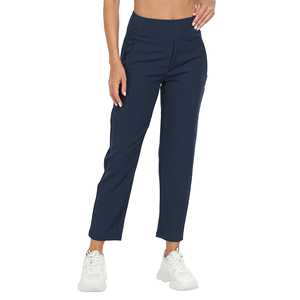 Capry de golf pour femmes, idéal pour la pratique sportive quotidienne, offrant un tissu doux et confortable - Product Image 1