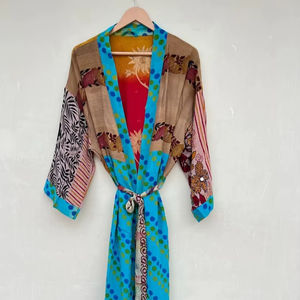 Kimono en soie multicolore Robe sari cousue à la main Tissu sari indien Festival Loungewear Recyclé Indian Sari Gown Beautiful Kimono - Product Image 1